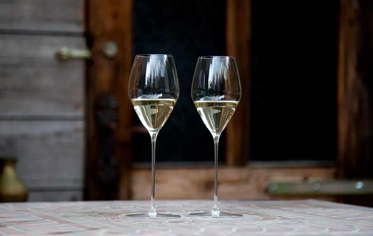 https://www.wineandmore.com/wp-content/uploads/2023/12/The-Best-White-Wine-Glasses-Tested-and-Reviewed-by-Experts-Riedel-Performance-Sauvignon-Blanc-1.png